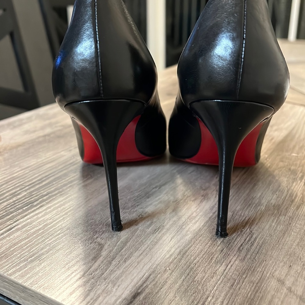 These Shoes are in excellent condition.